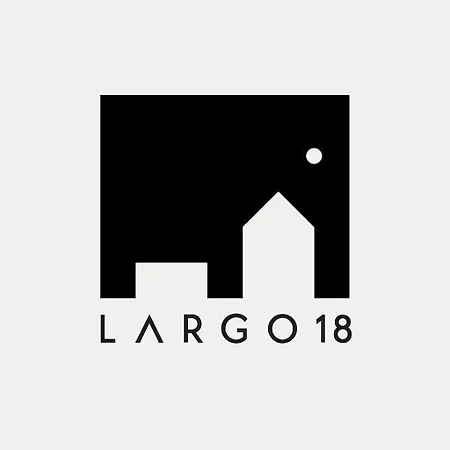 In The Center Of - Largo 18 *